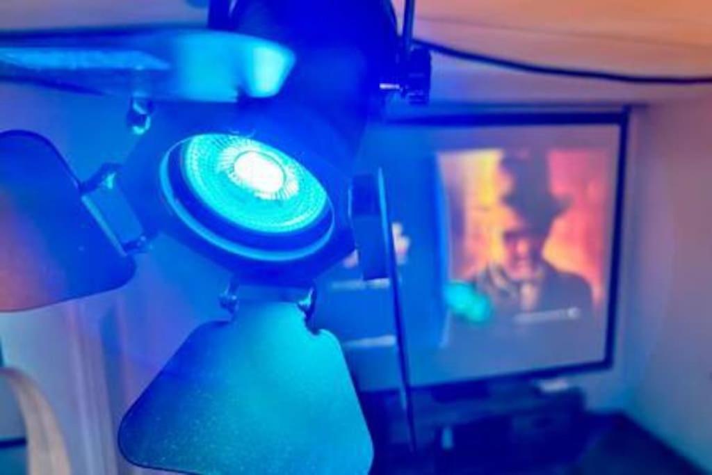 Modern & Stilvoll Mit Kino - Wii Lejlighed Essen Eksteriør billede